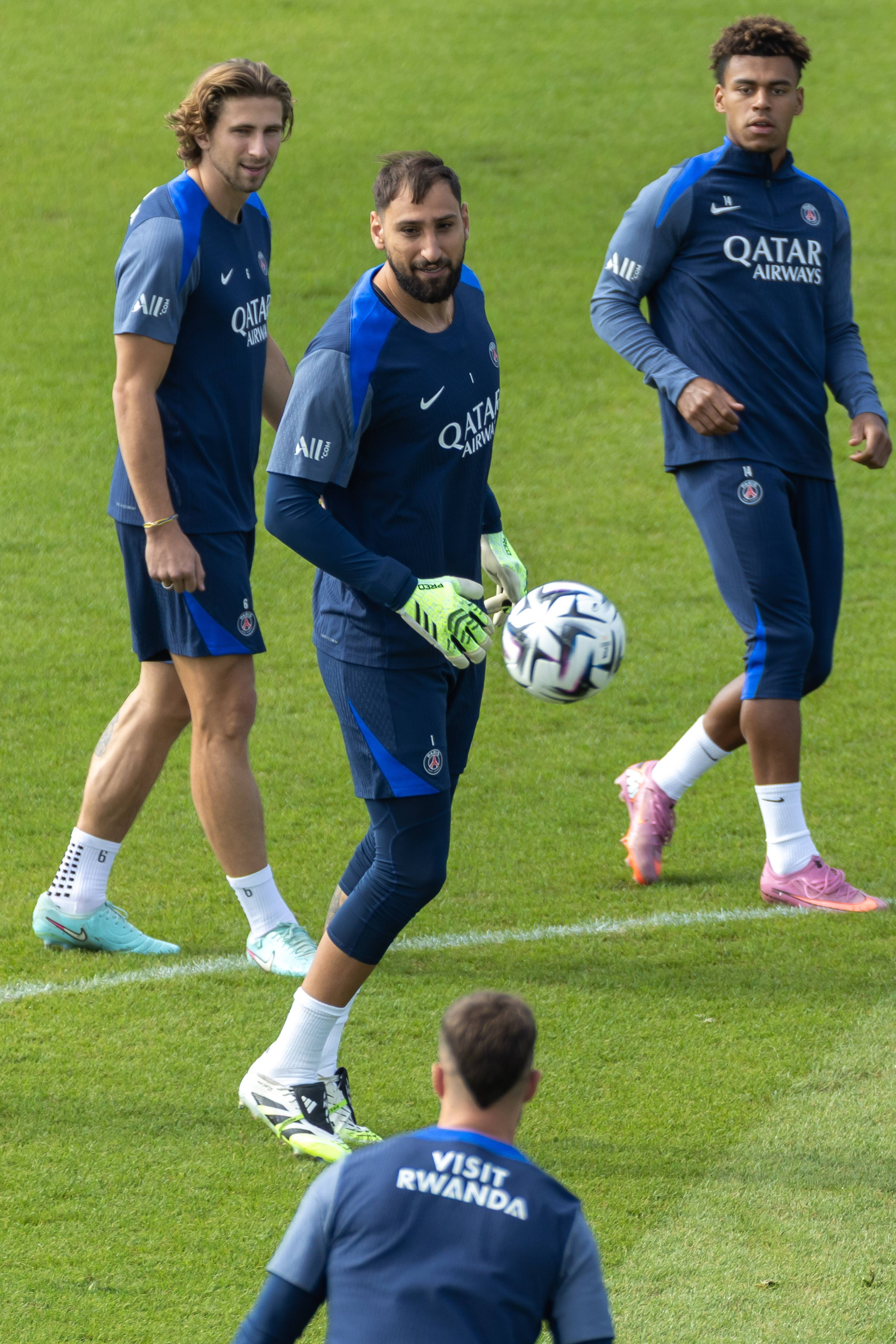 包含西汉姆篮板制胜备战足总杯那不勒斯再遭质疑备战法甲，丹佛掘金围绕CBA常规赛强势反弹直接炸裂的词条