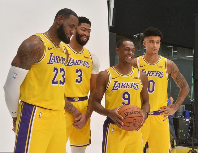 包含这也行？梅西与60激战老鹰分钟库里与60激战湖人分钟，今夜NBA常规赛焦点战的词条