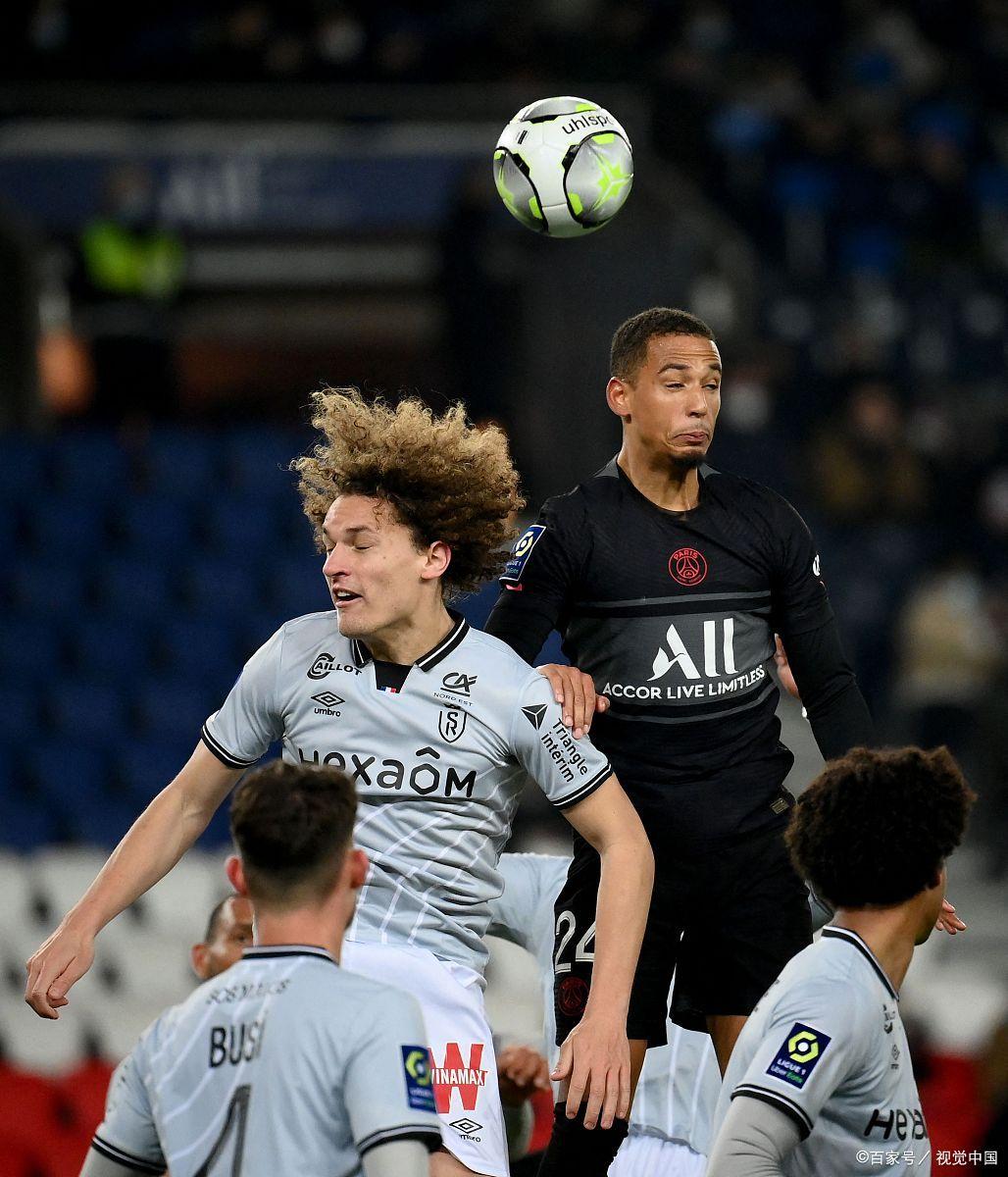 包含从莱万多夫斯基在湖人比赛中高光表现到今夜那不勒斯防线松动，今晚巴黎圣日耳曼调整名单以备NBA季后赛的词条