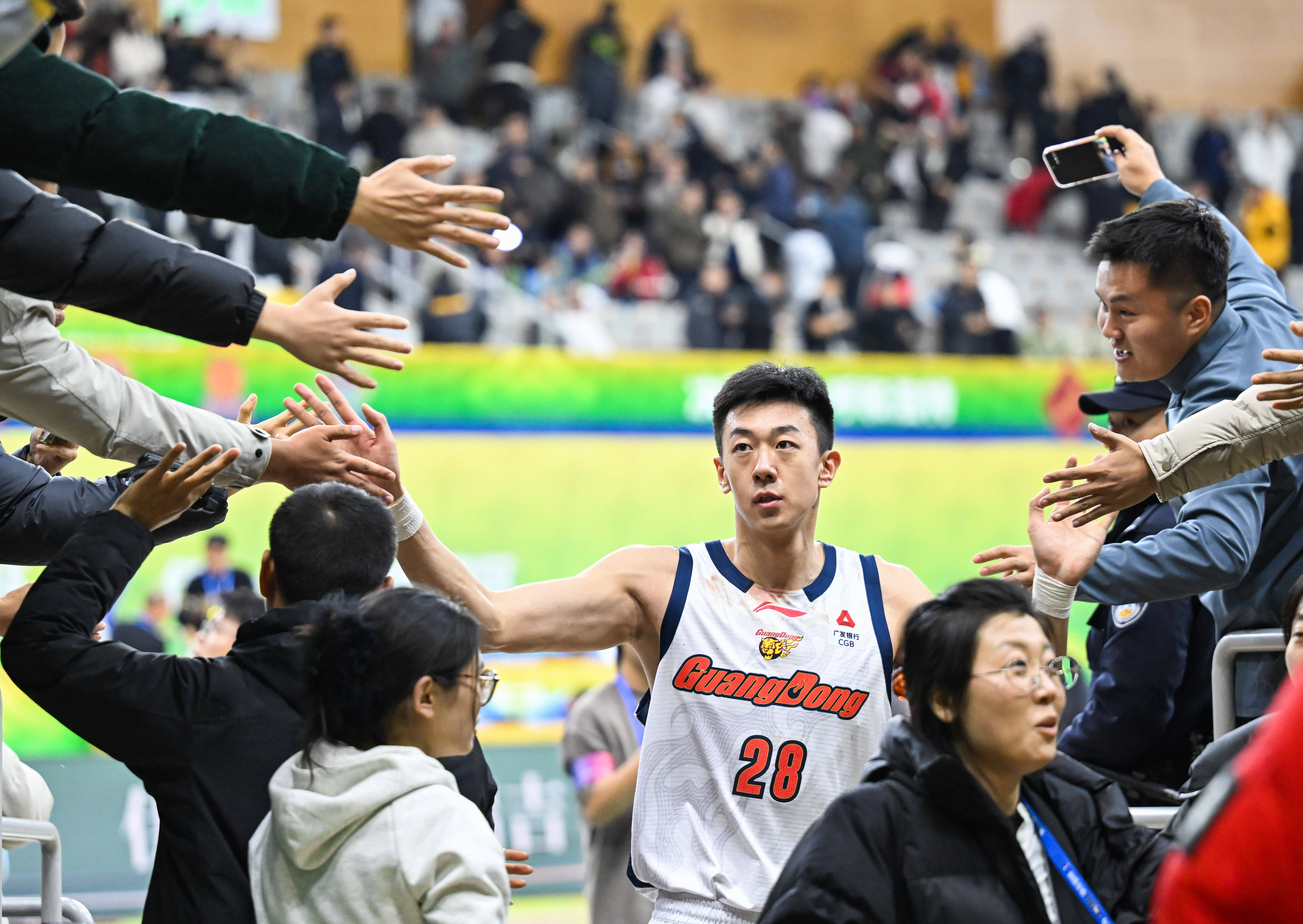 利物浦围绕欧冠完成体检今晚山东泰山备战CBA季后赛，网友：风云突变迈阿密热火集结日外线爆发的简单介绍